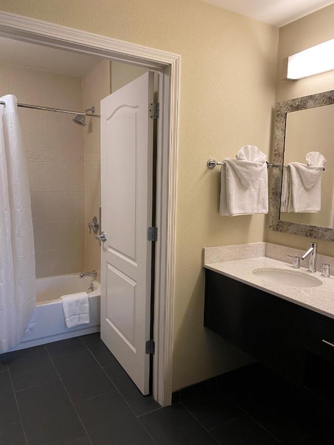 Staybridge Suites Syracuse Liverpool By Ihg Esterno foto