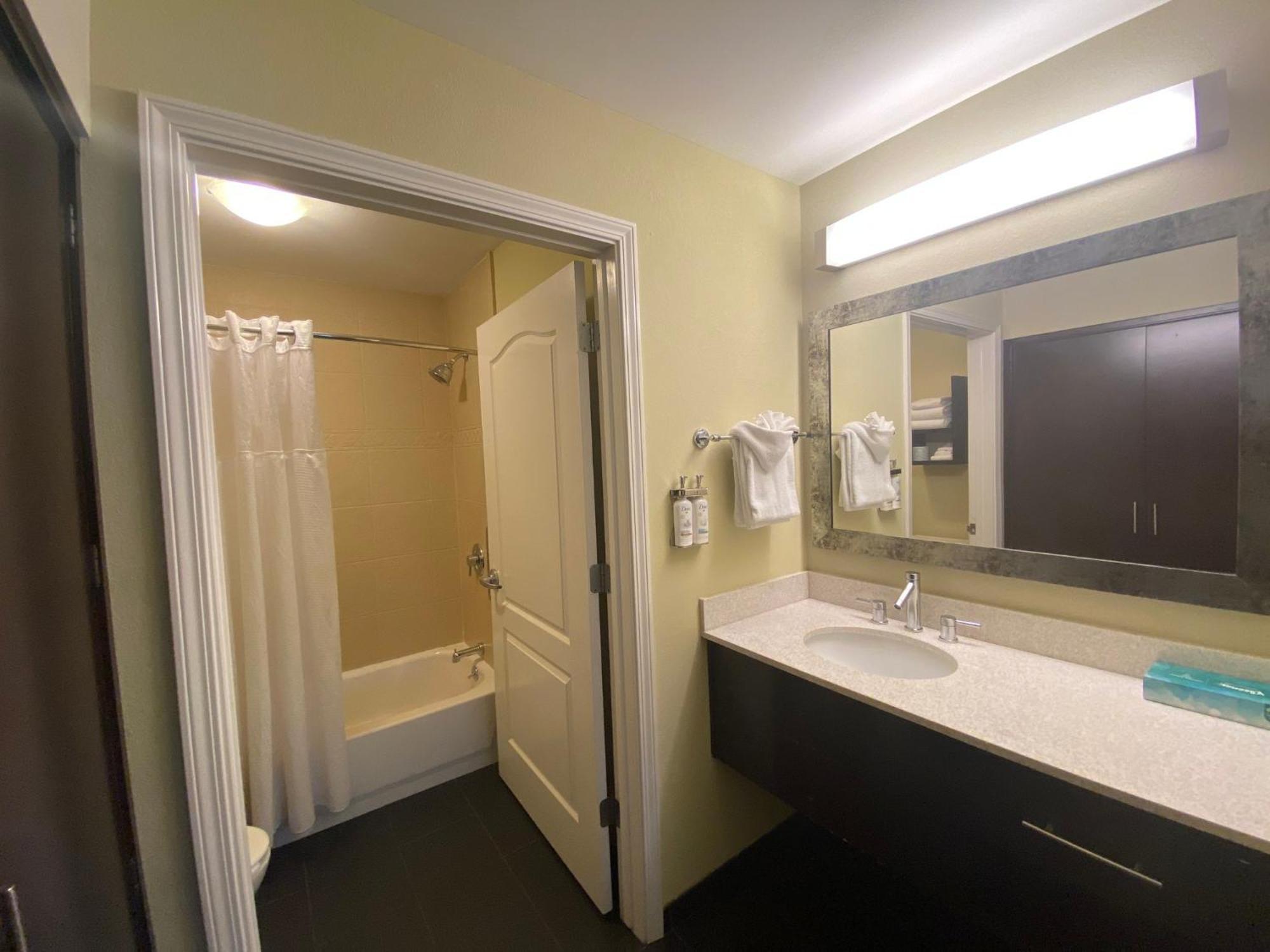 Staybridge Suites Syracuse Liverpool By Ihg Esterno foto