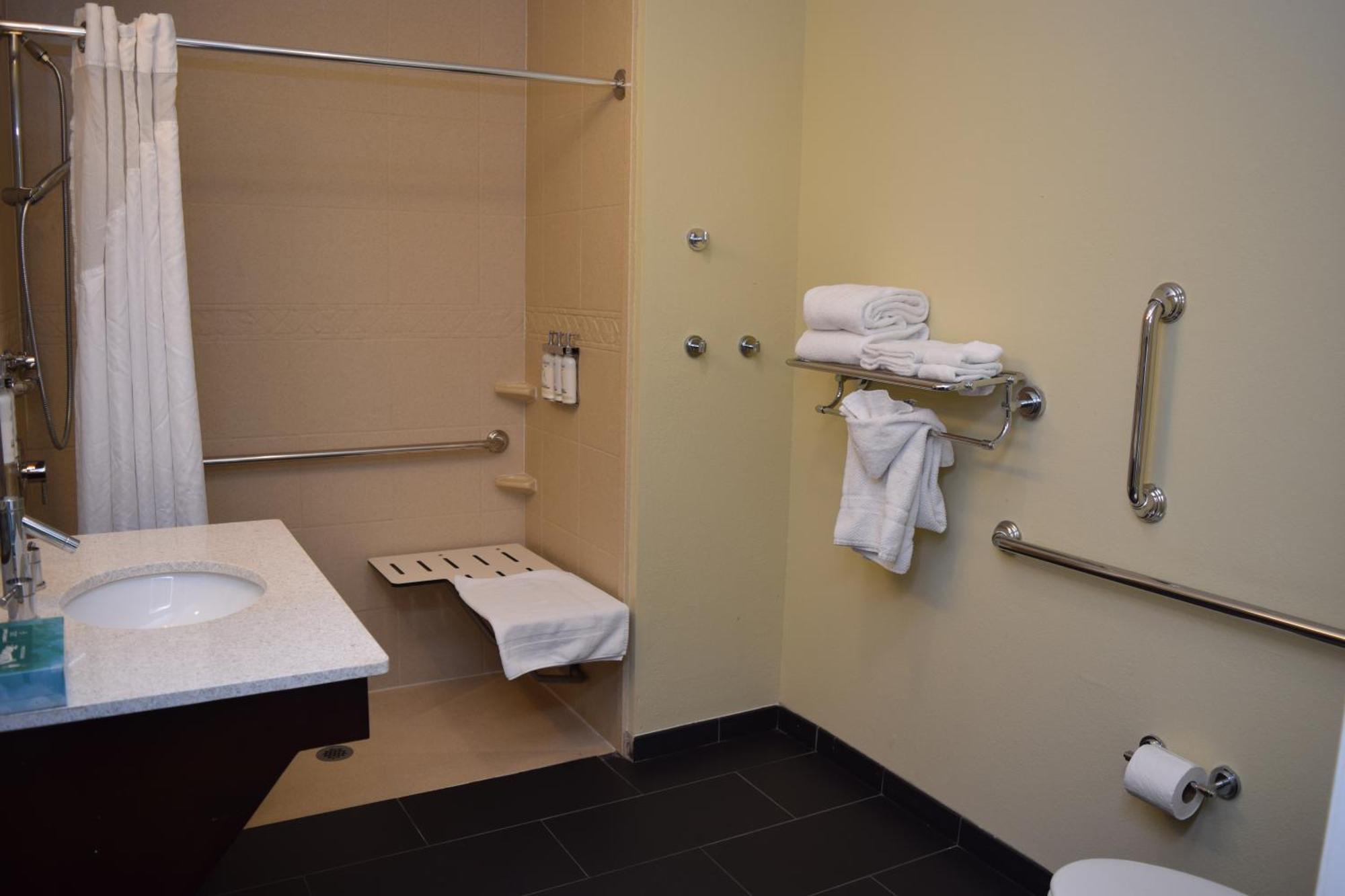 Staybridge Suites Syracuse Liverpool By Ihg Esterno foto